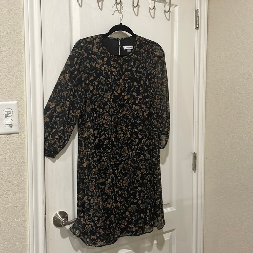 Beautiful Calvin Klein size 6 dress. Gently used!